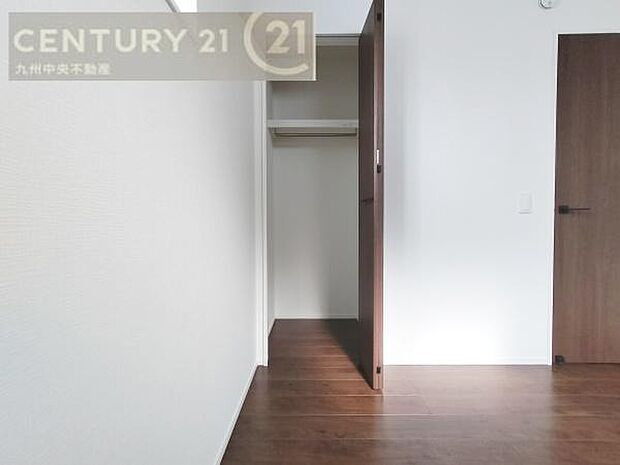 【クローゼット】お部屋ごとに設けた収納は住みやすさへのこだわりです。