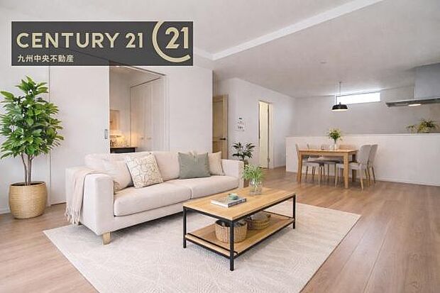 ※掲載の家具およびＣＧ加工はあくまでイメージであり、販売価格には含まれておりません。【リビング】暖かな光が包み込んでくれるLDＫは家族みんなが自然と集まる場所。快適でゆったり寛げる空間です。