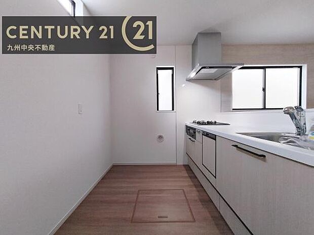 【キッチン】家族との会話を楽しみながら、お子様を見守りながら、お料理をすることができます。