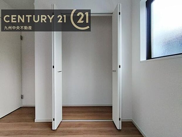 【クローゼット】お部屋ごとに設けた収納は住みやすさへのこだわりです。