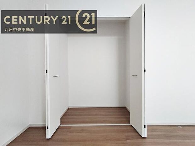 【クローゼット】お部屋ごとに設けた収納は住みやすさへのこだわりです。