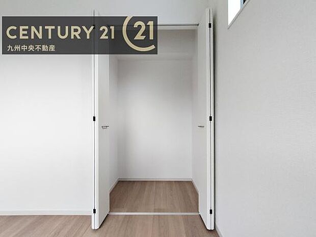 【クローゼット】お部屋ごとに設けた収納は住みやすさへのこだわりです。