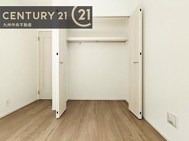 【クローゼット】お部屋ごとに設けた収納は住みやすさへのこだわりです。