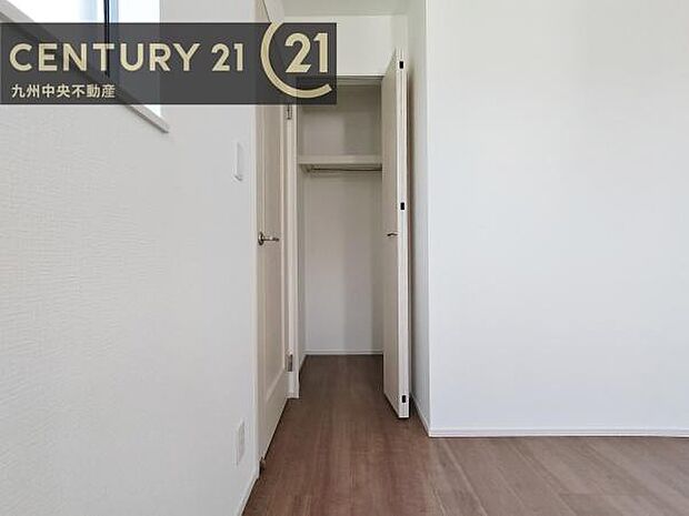 【クローゼット】お部屋ごとに設けた収納は住みやすさへのこだわりです。