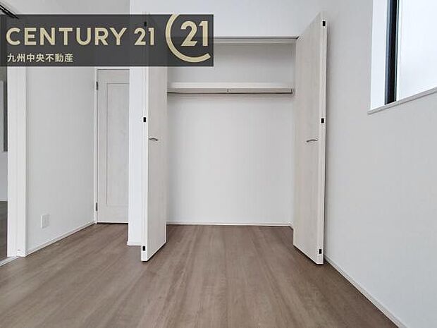 【クローゼット】お部屋ごとに設けた収納は住みやすさへのこだわりです。