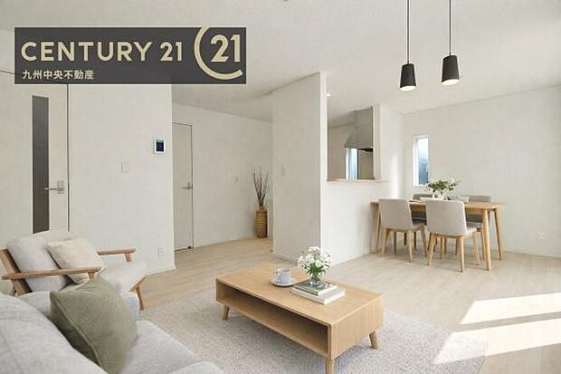 ※掲載の家具およびCG加工はあくまでイメージであり、販売価格には含まれておりません。【リビング】暖かな光が包み込んでくれるLDKは家族みんなが自然と集まる場所。快適でゆったり寛げる空間です。