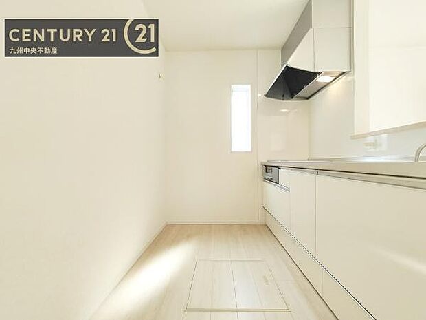 【キッチン】家族との会話を楽しみながら、お子様を見守りながら、お料理をすることができます。