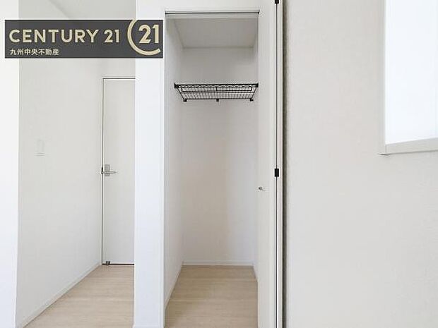 【クローゼット】お部屋ごとに設けた収納は住みやすさへのこだわりです。