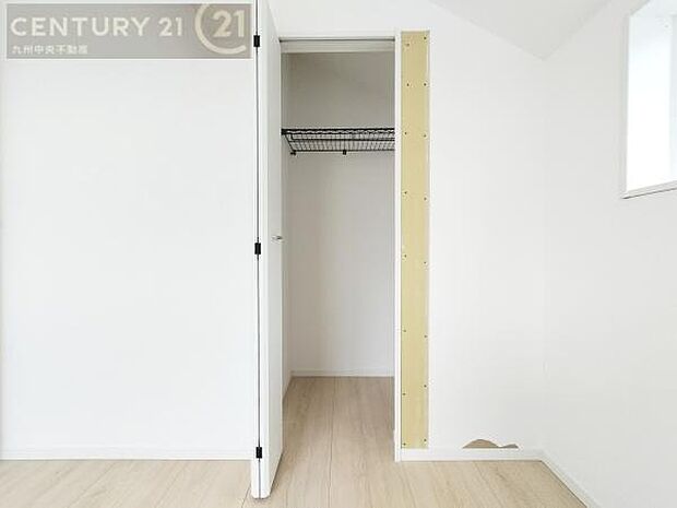 【クローゼット】お部屋ごとに設けた収納は住みやすさへのこだわりです。