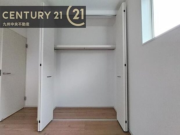 【クローゼット】お部屋ごとに設けた収納は住みやすさへのこだわりです。