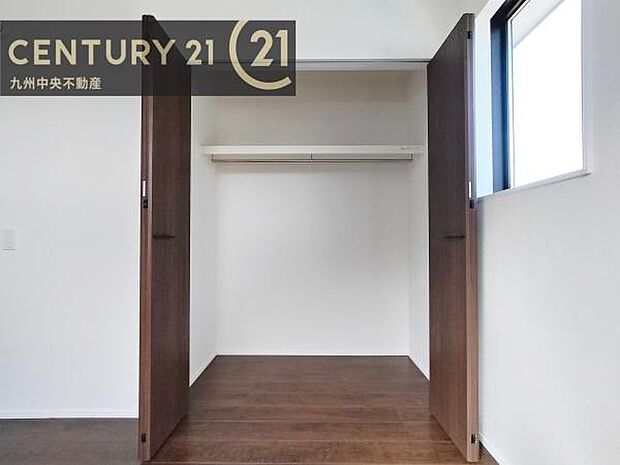 【クローゼット】お部屋ごとに設けた収納は住みやすさへのこだわりです。