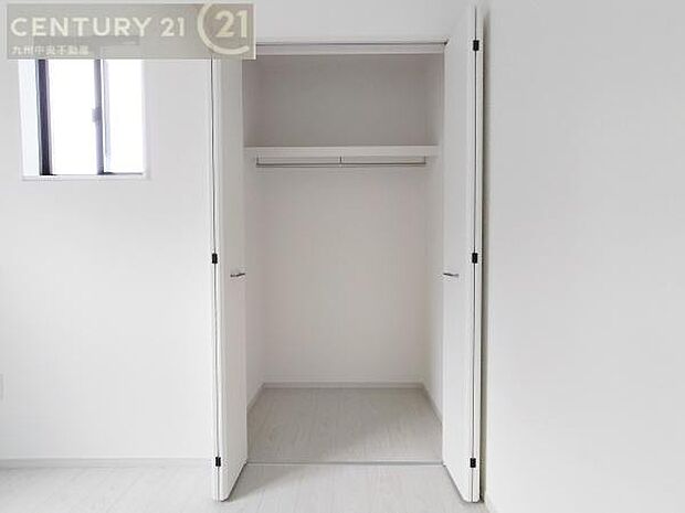【クローゼット】お部屋ごとに設けた収納は住みやすさへのこだわりです。