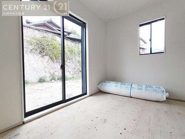 【和室】あると嬉しい和室。小さなお子様の遊ぶスペースやお昼寝タイムにも最適です。