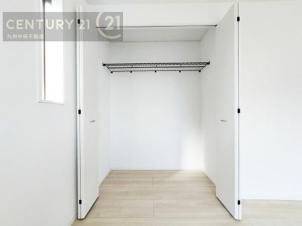 【クローゼット】お部屋ごとに設けた収納は住みやすさへのこだわりです。