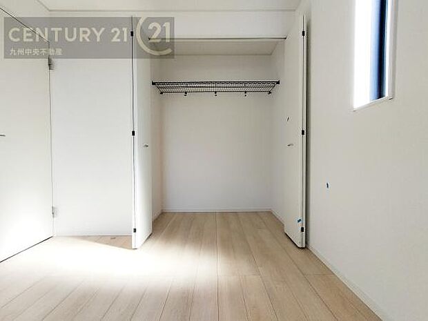 【クローゼット】お部屋ごとに設けた収納は住みやすさへのこだわりです。