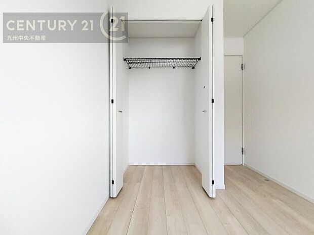 【クローゼット】お部屋ごとに設けた収納は住みやすさへのこだわりです。