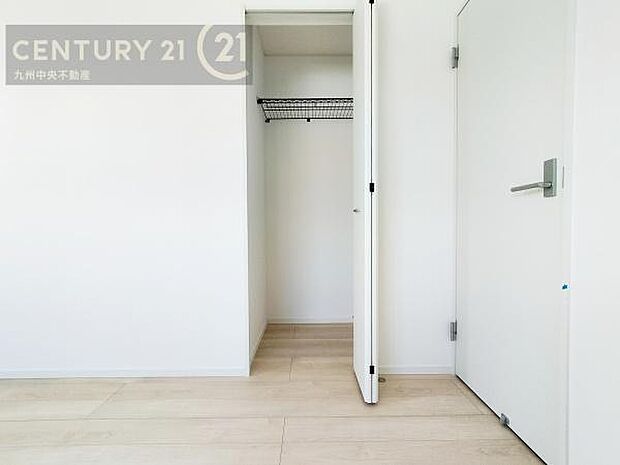 【クローゼット】お部屋ごとに設けた収納は住みやすさへのこだわりです。