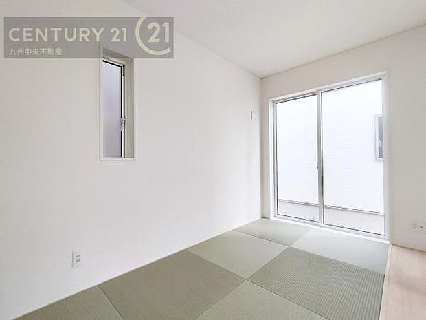 【和室】あると嬉しい和室。小さなお子様の遊ぶスペースやお昼寝タイムにも最適です。