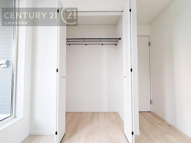 【クローゼット】お部屋ごとに設けた収納は住みやすさへのこだわりです。