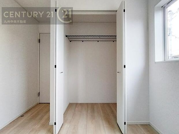 【クローゼット】お部屋ごとに設けた収納は住みやすさへのこだわりです。