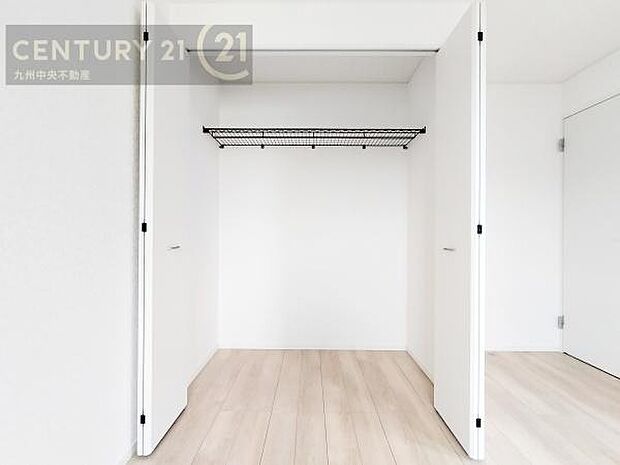 【クローゼット】お部屋ごとに設けた収納は住みやすさへのこだわりです。