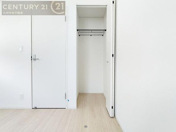 【クローゼット】お部屋ごとに設けた収納は住みやすさへのこだわりです。
