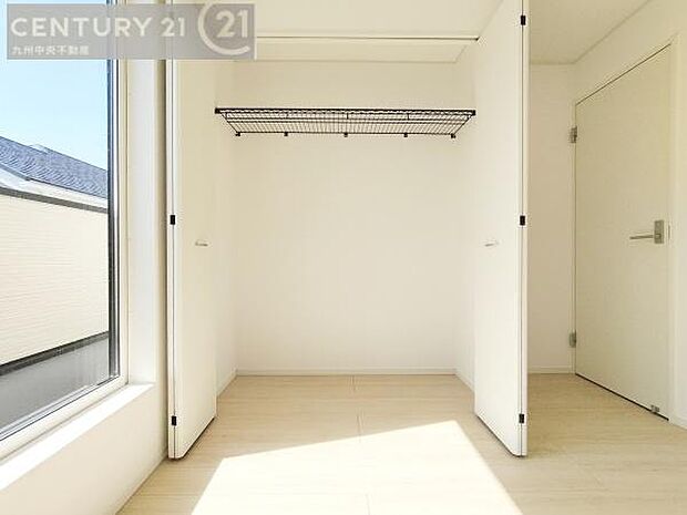 【クローゼット】お部屋ごとに設けた収納は住みやすさへのこだわりです。