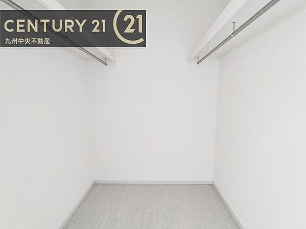 【ウォークインクローゼット】大型収納で片付け安心、生活にゆとりができ、お部屋もスッキリします。