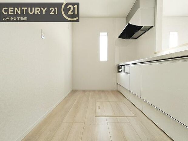 【キッチン】家族との会話を楽しめながら、お子様を見守りながら、お料理をすることができます。