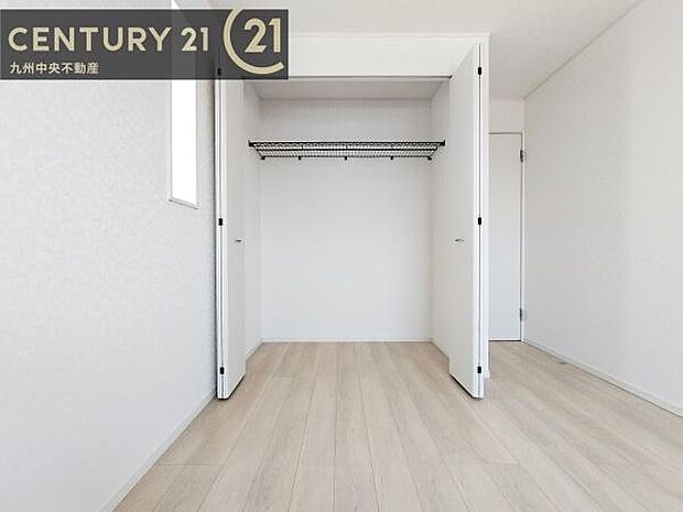 【クローゼット】お部屋ごとに設けた収納は住みやすさへのこだわりです。