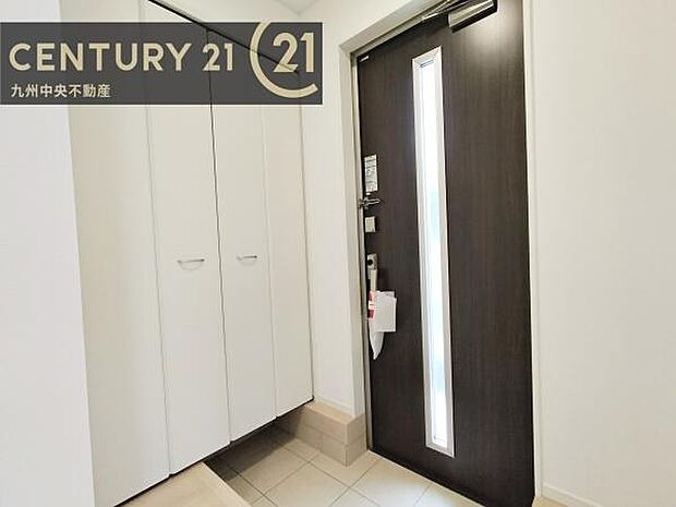 【玄関】玄関をスッキリに見せるために、シューズボックスを設置しました。オシャレは足元から。