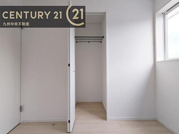 【クローゼット】お部屋ごとに設けた収納は住みやすさへのこだわりです。