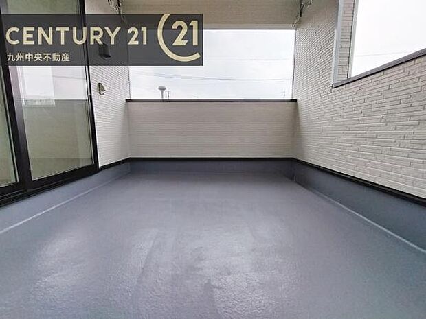 【バルコニー】広々インナーバルコニー。日当たりも良く、洗濯物もよく乾きます。