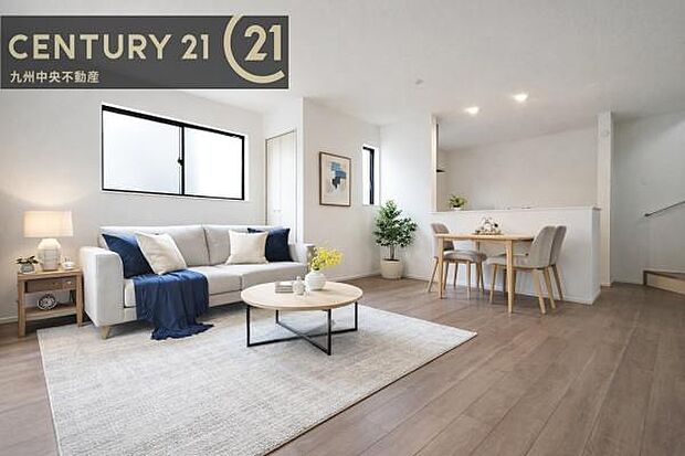 ※掲載の家具およびＣＧ加工はあくまでイメージであり、販売価格には含まれておりません。【リビング】暖かな光が包み込んでくれるLDＫは家族みんなが自然と集まる場所。快適でゆったり寛げる空間です。