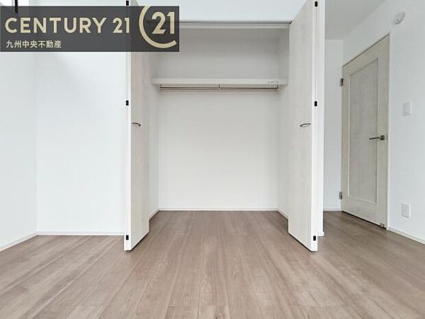 【クローゼット】お部屋ごとに設けた収納は住みやすさへのこだわりです。