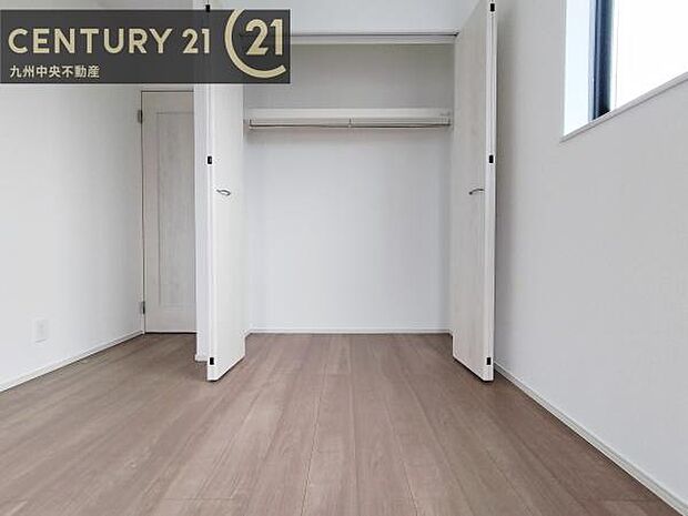 【クローゼット】お部屋ごとに設けた収納は住みやすさへのこだわりです。