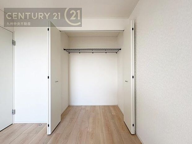 【クローゼット】お部屋ごとに設けた収納は住みやすさへのこだわりです。