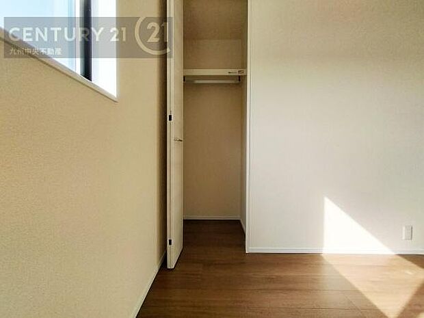 【クローゼット】お部屋ごとに設けた収納は住みやすさへのこだわりです。