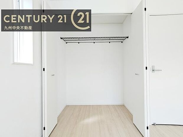 【クローゼット】お部屋ごとに設けた収納は住みやすさへのこだわりです。
