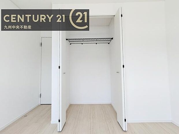 【クローゼット】お部屋ごとに設けた収納は住みやすさへのこだわりです。