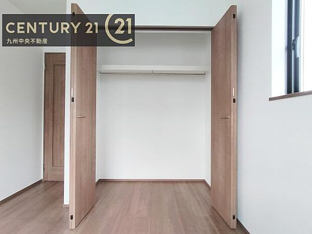 【クローゼット】お部屋ごとに設けた収納は住みやすさへのこだわりです。