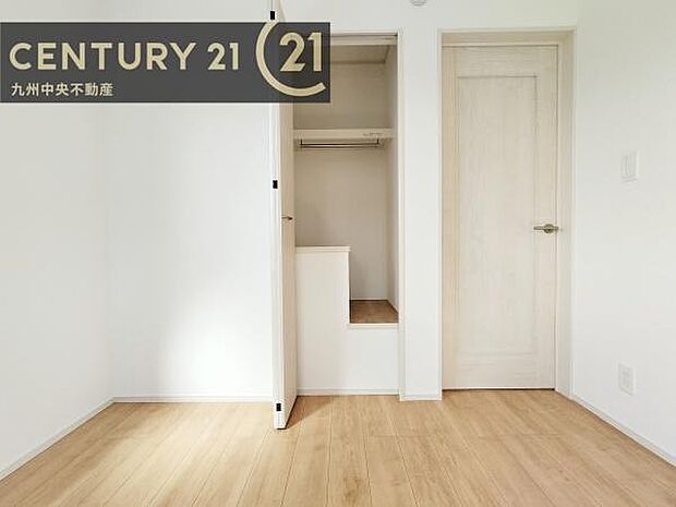 【クローゼット】お部屋ごとに設けた収納は住みやすさへのこだわりです。