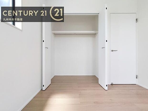 【クローゼット】お部屋ごとに設けた収納は住みやすさへのこだわりです。