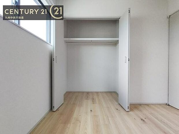 【クローゼット】お部屋ごとに設けた収納は住みやすさへのこだわりです。