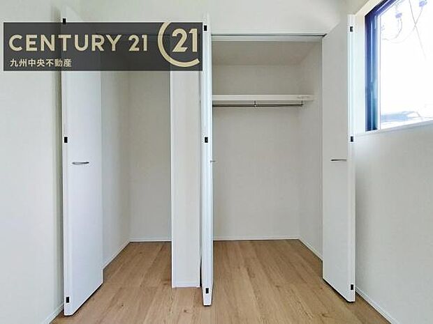【クローゼット】お部屋ごとに設けた収納は住みやすさへのこだわりです。