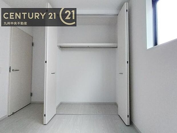 【クローゼット】お部屋ごとに設けた収納は住みやすさへのこだわりです。
