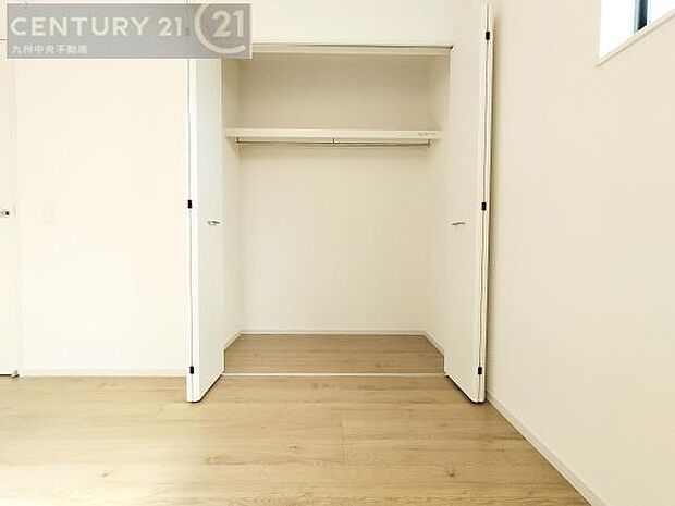 【クローゼット】お部屋ごとに設けた収納は住みやすさへのこだわりです。