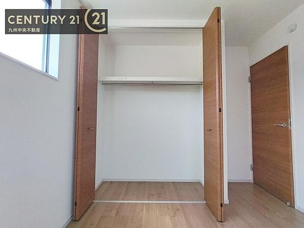 【クローゼット】お部屋ごとに設けた収納は住みやすさへのこだわりです。