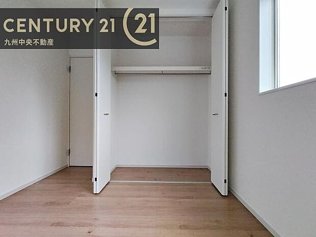 【クローゼット】お部屋ごとに設けた収納は住みやすさへのこだわりです。
