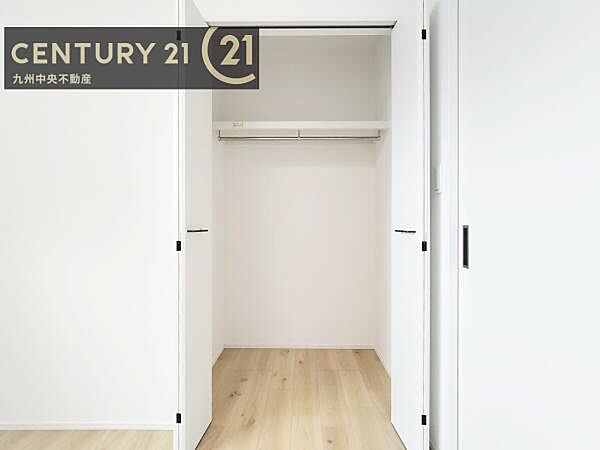 【クローゼット】お部屋ごとに設けた収納は住みやすさへのこだわりです。